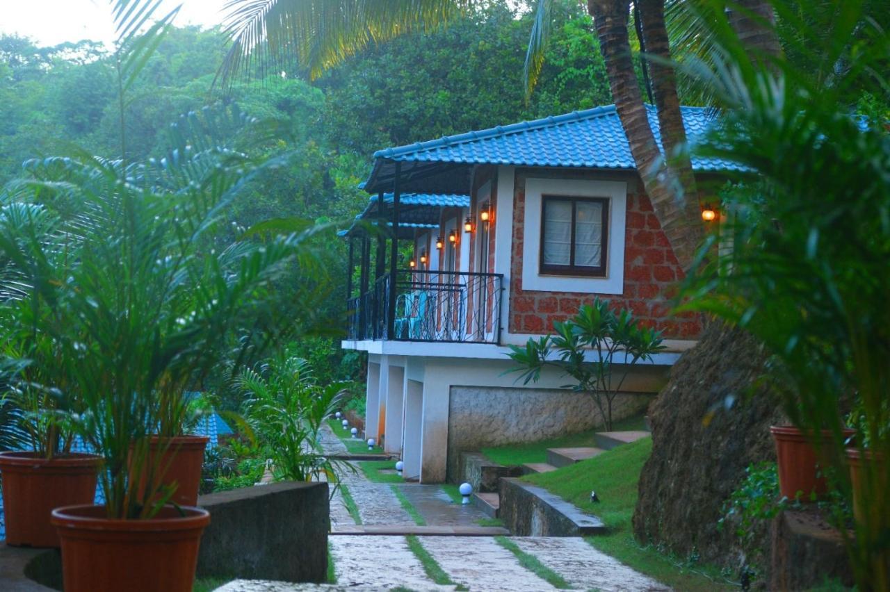 Atmani Waterfront Resort Cola Ngoại thất bức ảnh