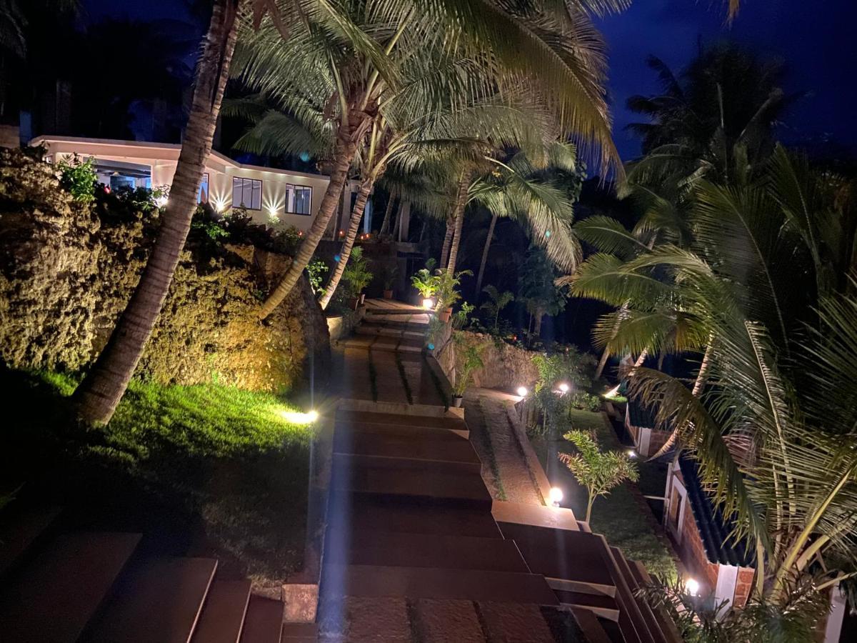 Atmani Waterfront Resort Cola Ngoại thất bức ảnh