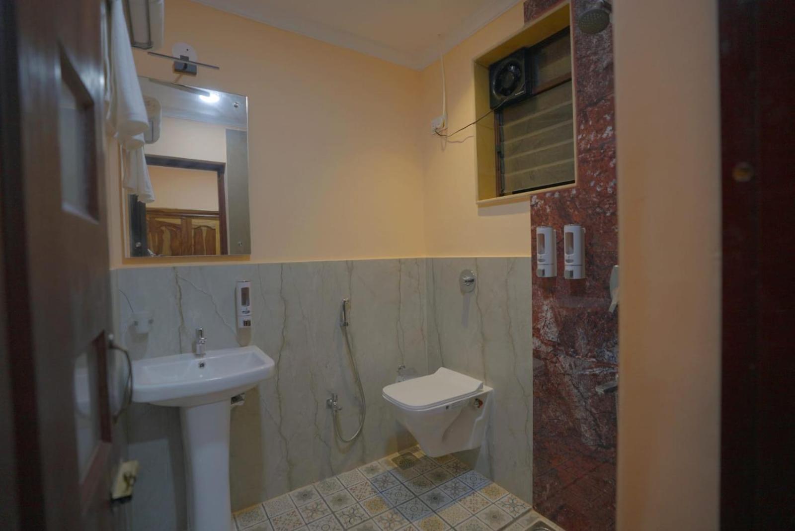 Atmani Waterfront Resort Cola Ngoại thất bức ảnh